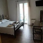 Roula's Lägenhet *