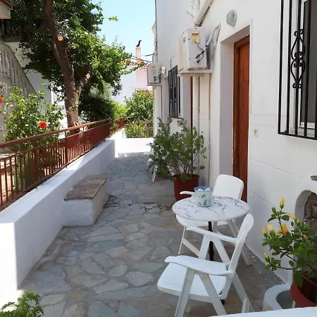 Roula's Apartment Andros Town